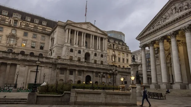 Leveraged Loan Defaults Surge, Triggering Bank of England Warnings on Private Equity Risks