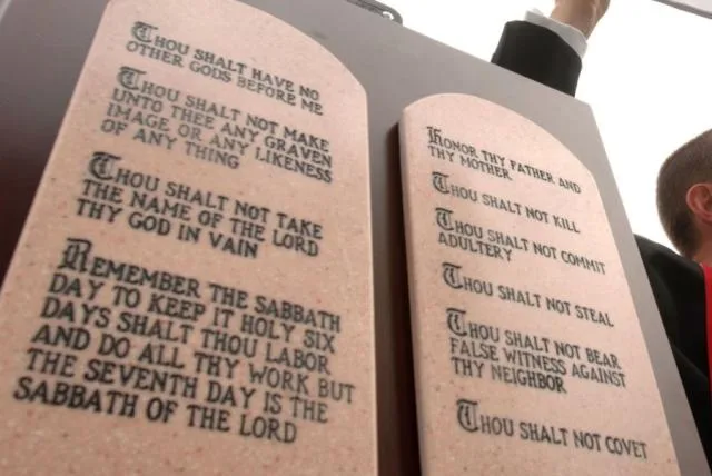 Louisiana Families Challenge Constitutionality of Ten Commandments Law in Court