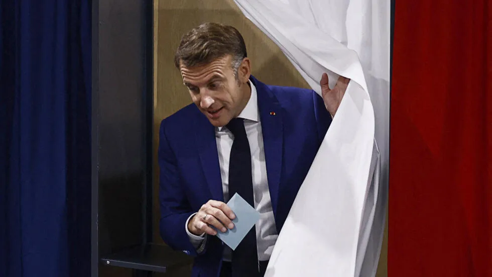 Macron’s Grip on Power Weakens as Le Pen’s National Rally Surges in Parliamentary Elections