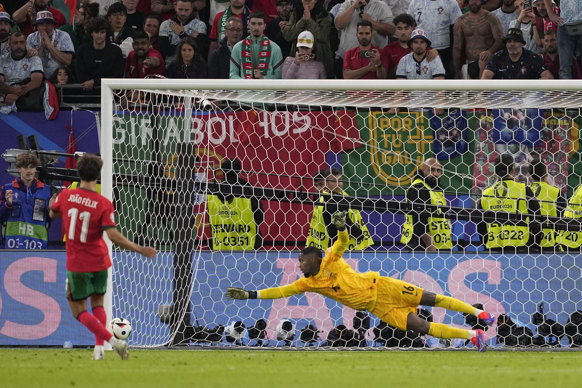 France Edges Out Portugal in Thrilling Penalty Shootout to Secure Semifinal Berth